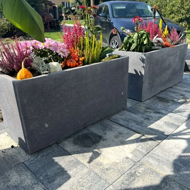 Moderní zahradní betonový květináč 80cm